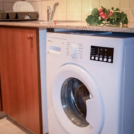 Nicolas Apartman *